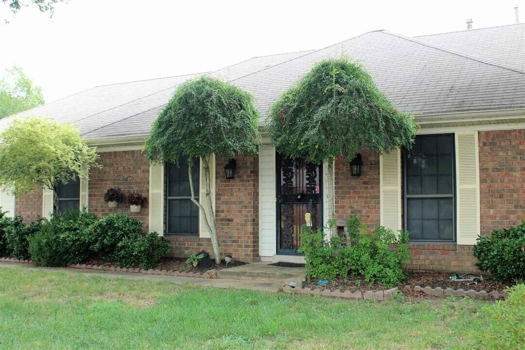 3970 Fun Valley Dr in Memphis, TN - Building Photo