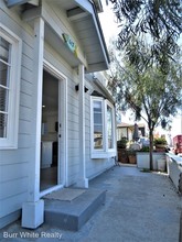 617 W Balboa Blvd in Newport Beach, CA - Building Photo - Building Photo