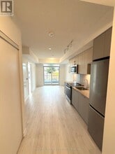 500 Plains Rd E in Burlington, ON - Building Photo - Building Photo