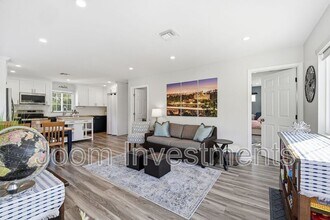 1668 Bellford Ave in Pasadena, CA - Foto de edificio - Building Photo