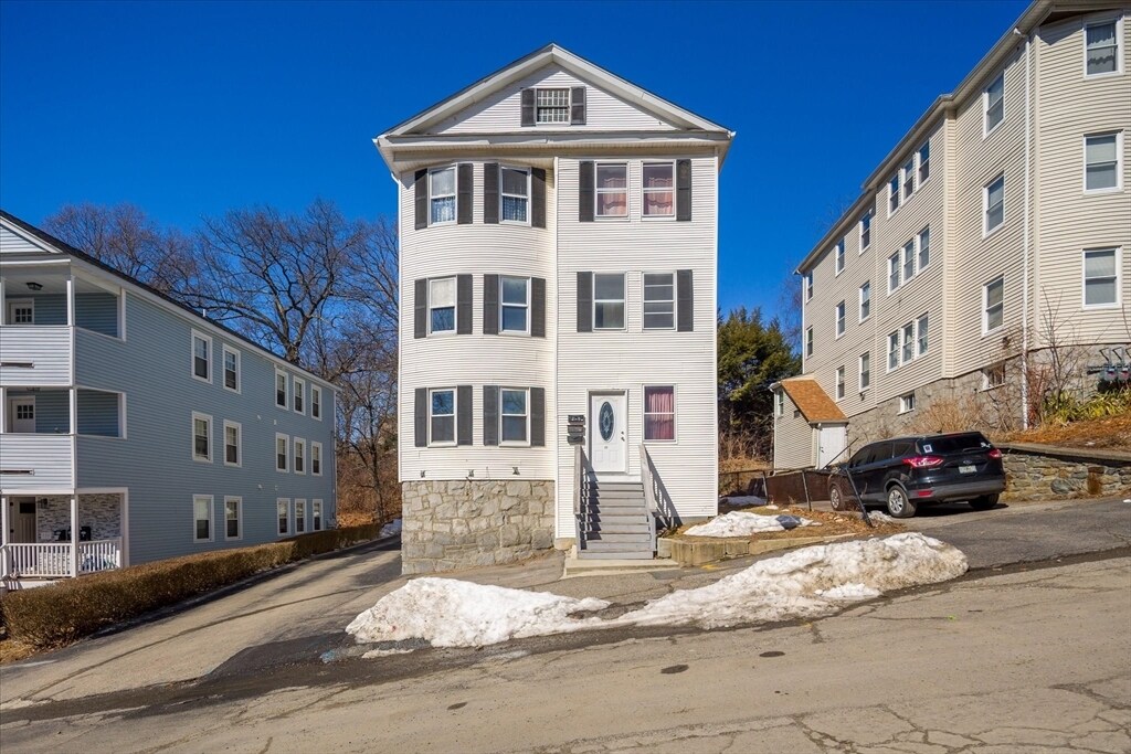 17 Fifth Ave in Worcester, MA - Building Photo