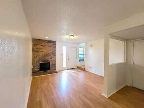 4928 Diaz Ave in Fort Worth, TX - Foto de edificio - Building Photo