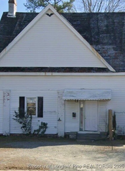 401 S Clinton Ave, Unit D in Dunn, NC - Foto de edificio