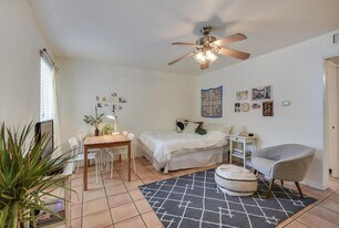 1000 W 26th St in Austin, TX - Building Photo