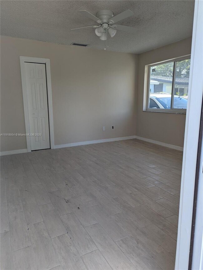 1908 NW 17th St in Miami, FL - Building Photo - Building Photo