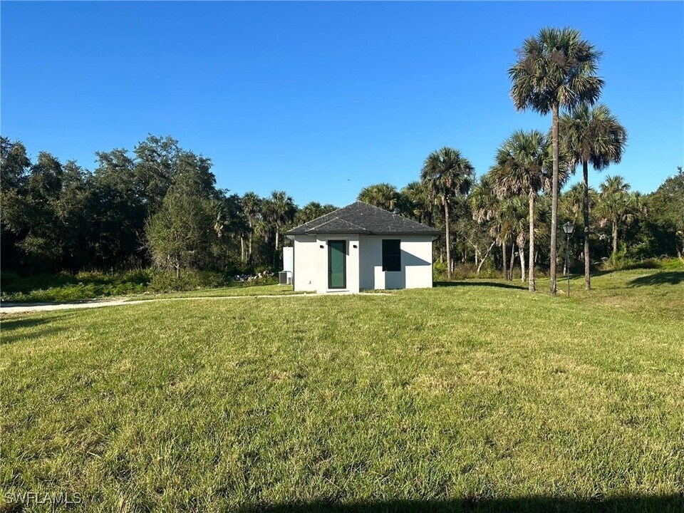 3617 26th Ave SE in Naples, FL - Building Photo