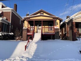 827 Norwich Ave in Pittsburgh, PA - Building Photo