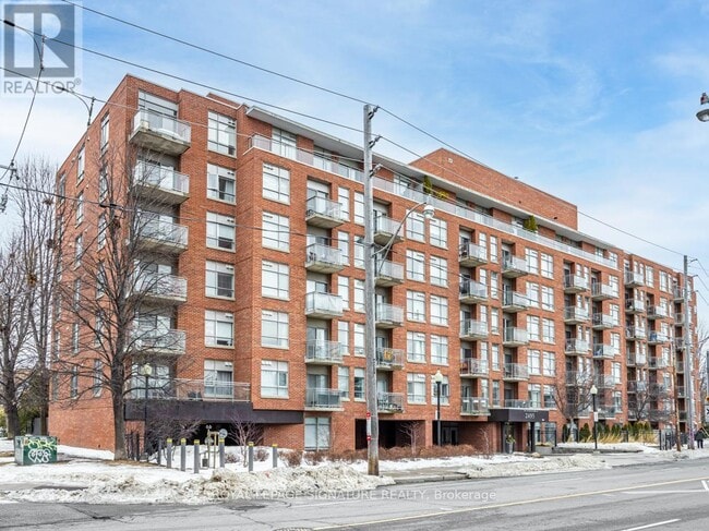 property at 2495 Dundas St W