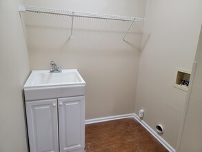 1225 Jubail Dr in Hinesville, GA - Building Photo - Building Photo