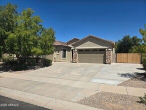 8414 W Northview Ave in Glendale, AZ - Foto de edificio - Building Photo