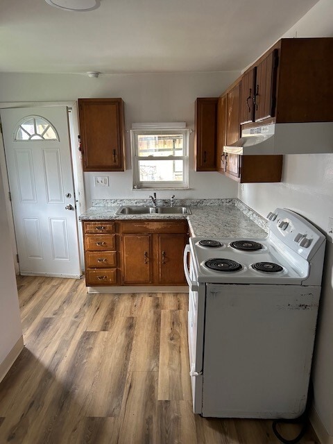 property at 911 Woodward Ave
