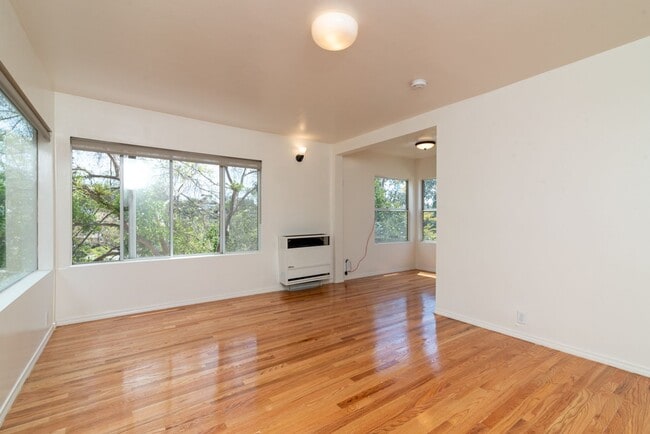 1548 Lucretia Ave in Los Angeles, CA - Building Photo - Building Photo