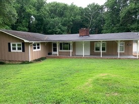 3337 Lenora Church Rd in Snellville, GA - Building Photo