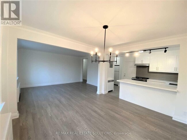 5 Warwick Ave in Toronto, ON - Building Photo - Building Photo