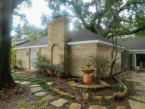 15835 Pine Mountain Dr in Houston, TX - Building Photo - Building Photo