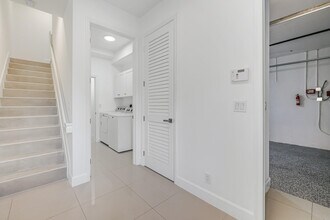 456 NW 41st St in Oakland Park, FL - Building Photo - Building Photo