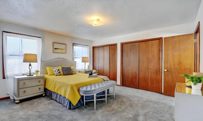 property at 2823 Gateway Dr