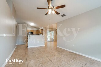 1564 Deerfield Ave in Deltona, FL - Building Photo - Building Photo
