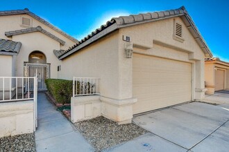 915 Beefeater Pl in North Las Vegas, NV - Building Photo - Building Photo