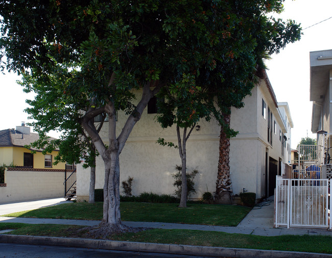 11610 Oxford Ave in Hawthorne, CA - Building Photo - Building Photo