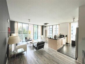 79 SW 12th St, Unit 1006-S in Miami, FL - Building Photo - Building Photo
