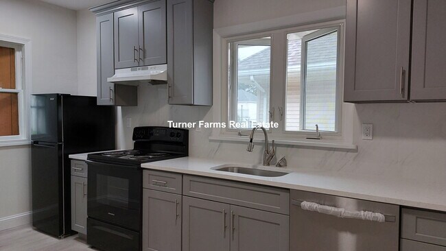 102 W Adams St, Unit 3