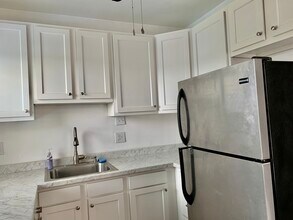 1044 Welfer St, Unit 2 in Pittsburgh, PA - Building Photo - Building Photo