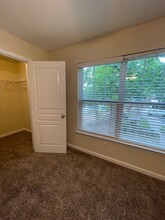 3831 Cherokee Woods Way, Unit 206 in Knoxville, TN - Building Photo - Building Photo