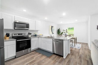 13097 Scottville St in Spring Hill, FL - Building Photo - Building Photo