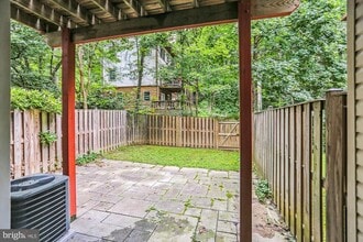 10505 Mills Crossing Way in Kensington, MD - Building Photo - Building Photo