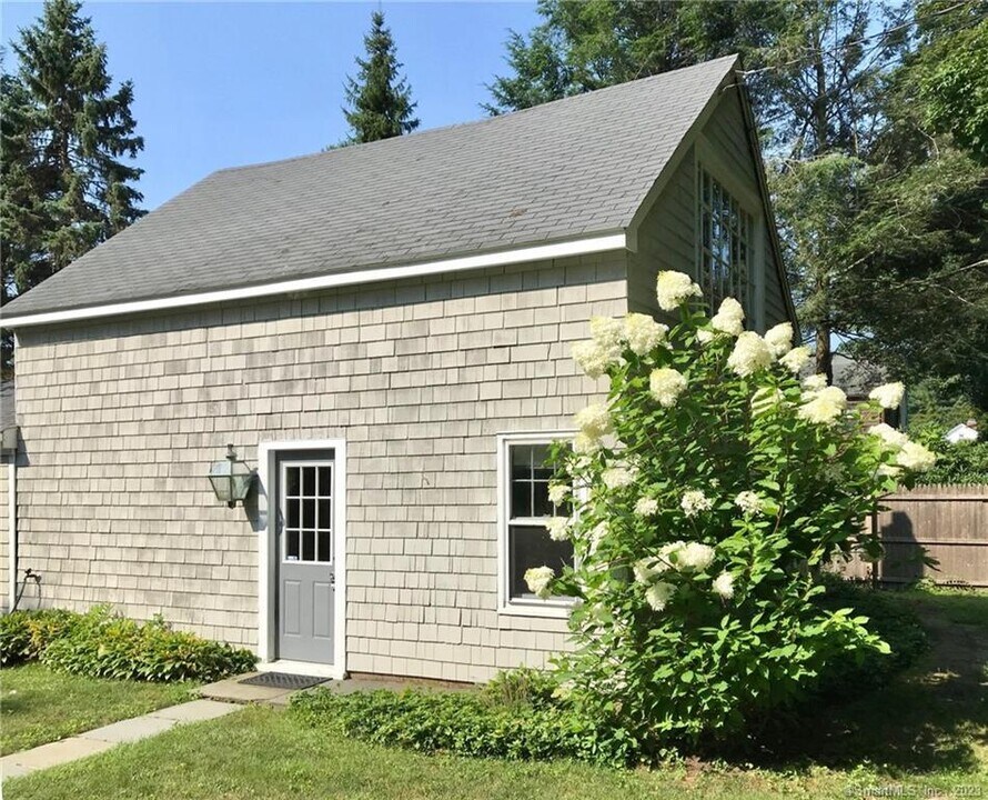 285 Noroton Ave in Darien, CT - Building Photo