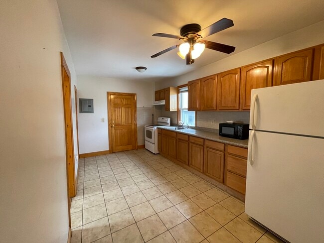 295 Bolton St, Unit 2