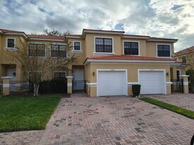 1307 Clove Dr in Poinciana, FL - Building Photo