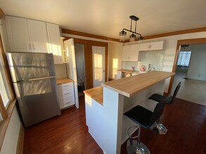 2545 N Oakland Ave, Unit 2545 in Milwaukee, WI - Building Photo - Building Photo