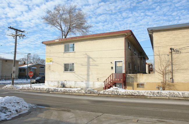 10422 Schiller Blvd in Franklin Park, IL - Building Photo - Building Photo