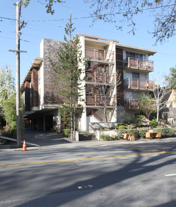 Terrace Apartments in Burlingame, CA - Foto de edificio