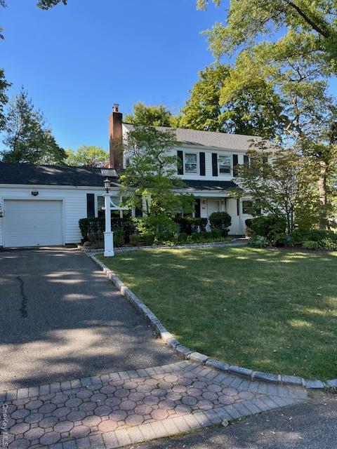 389 Andrews Rd in East Williston, NY - Building Photo