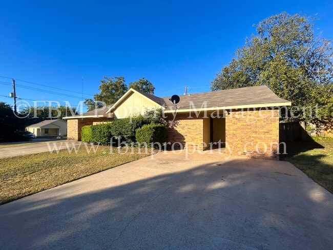 701-703 Hillcrest Ct