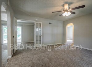 1002 Orchard Ave in Liberty, MO - Building Photo - Building Photo