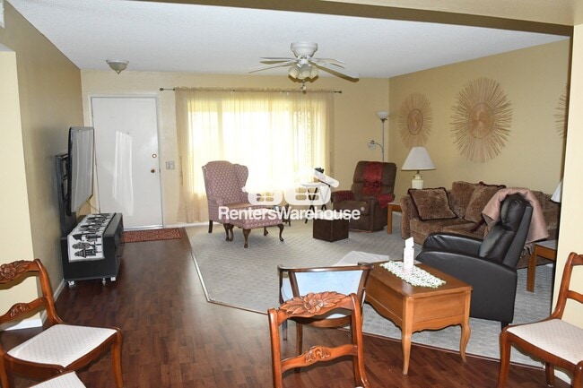 10005 W Pleasant Valley Rd in Sun City, AZ - Building Photo - Building Photo