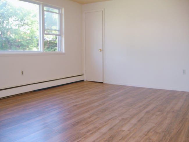property at 1225 S Lumber St