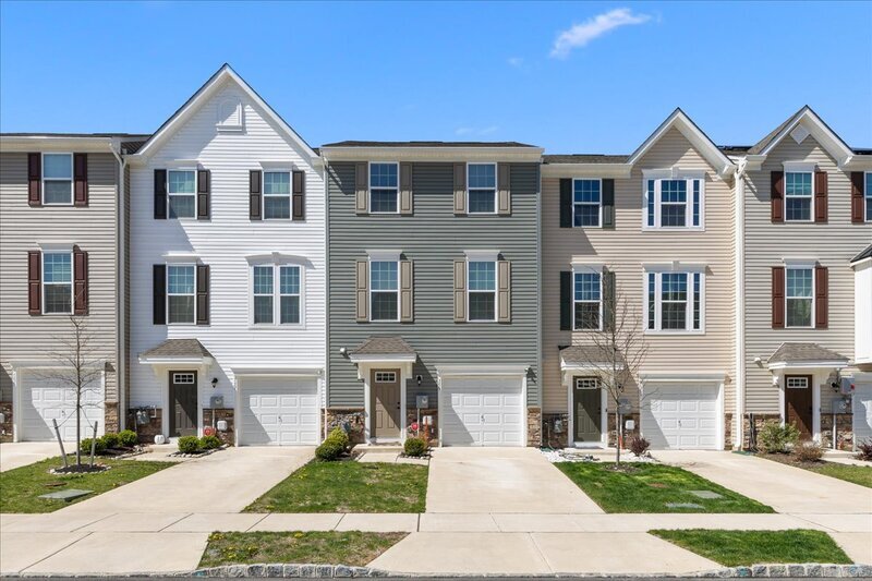 159 Freedom Wy in Sicklerville, NJ - Building Photo