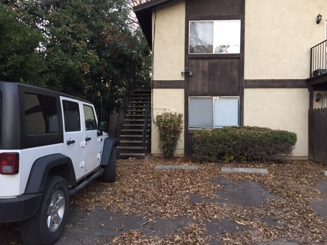 1279 Citrus Ave, Unit B in Chico, CA - Foto de edificio - Building Photo