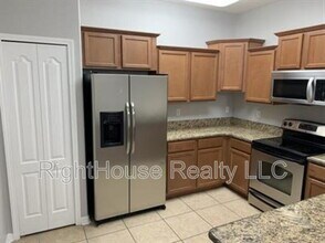 1220 Twin Trees Ln in Sanford, FL - Building Photo - Building Photo