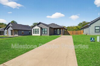 1425 S 7th Ave in Denison, TX - Building Photo - Building Photo