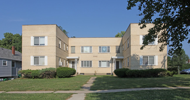 3343 Cheviot Ave in Cincinnati, OH - Building Photo - Building Photo