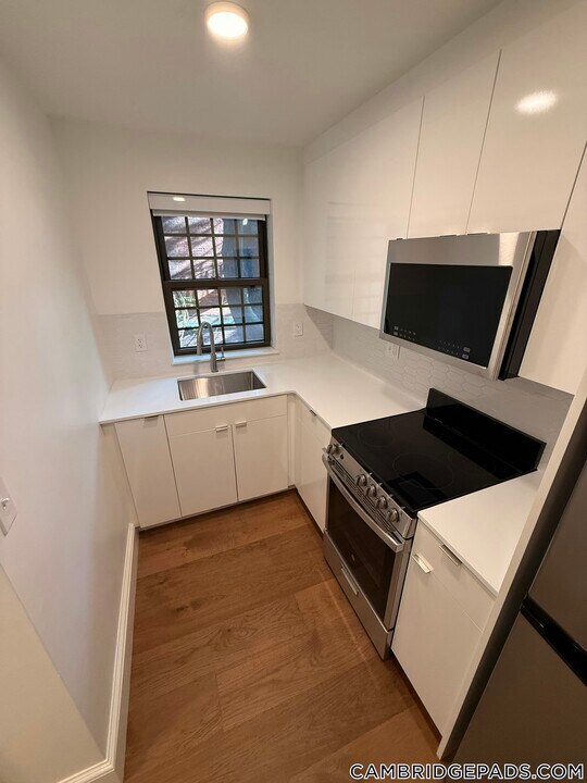 1200 Massachusetts Ave in Cambridge, MA - Building Photo
