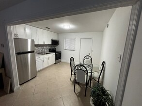 7623 Overlook Rd in Lantana, FL - Building Photo - Building Photo
