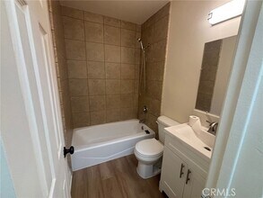 144 W Hillsdale St in Inglewood, CA - Building Photo - Building Photo