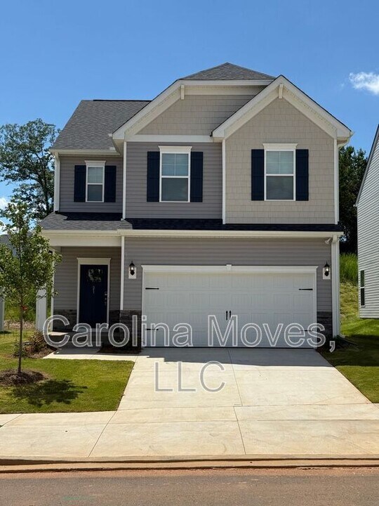 21 Limestone Wy in Greenville, SC - Building Photo